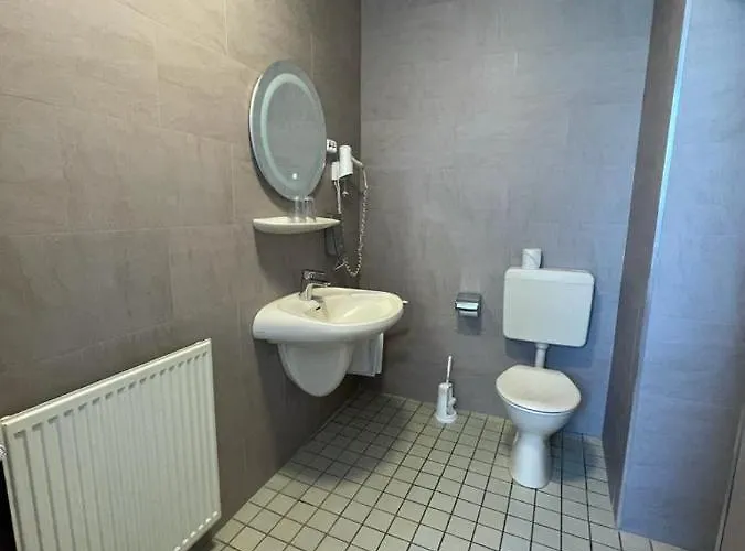 Post Ruedesheim Gasthuis 3*